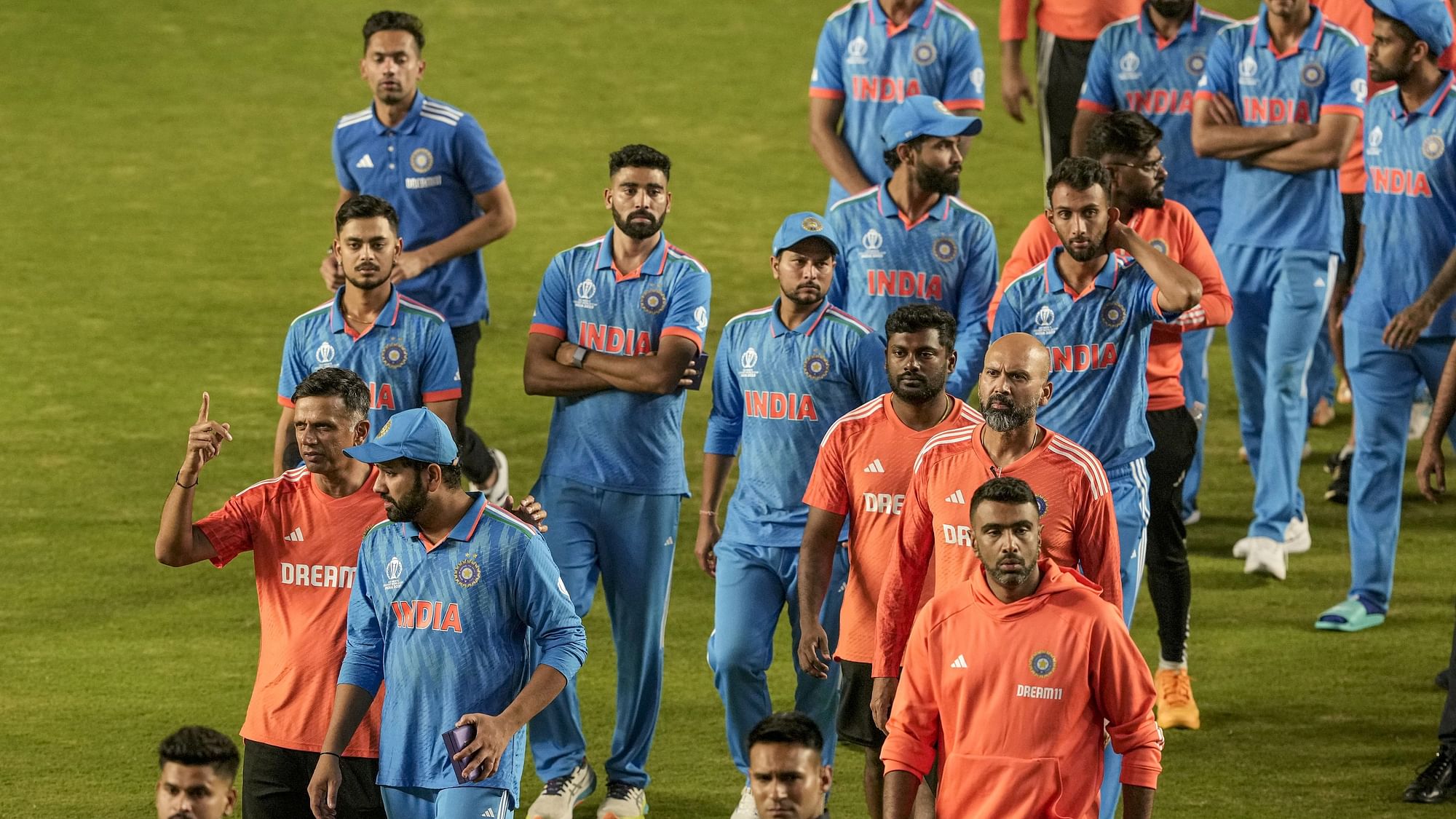 <div class="paragraphs"><p>Fans share messages of support for the Indian team despite their defeat to Australia in the final of the ICC World Cup 2023.</p></div>