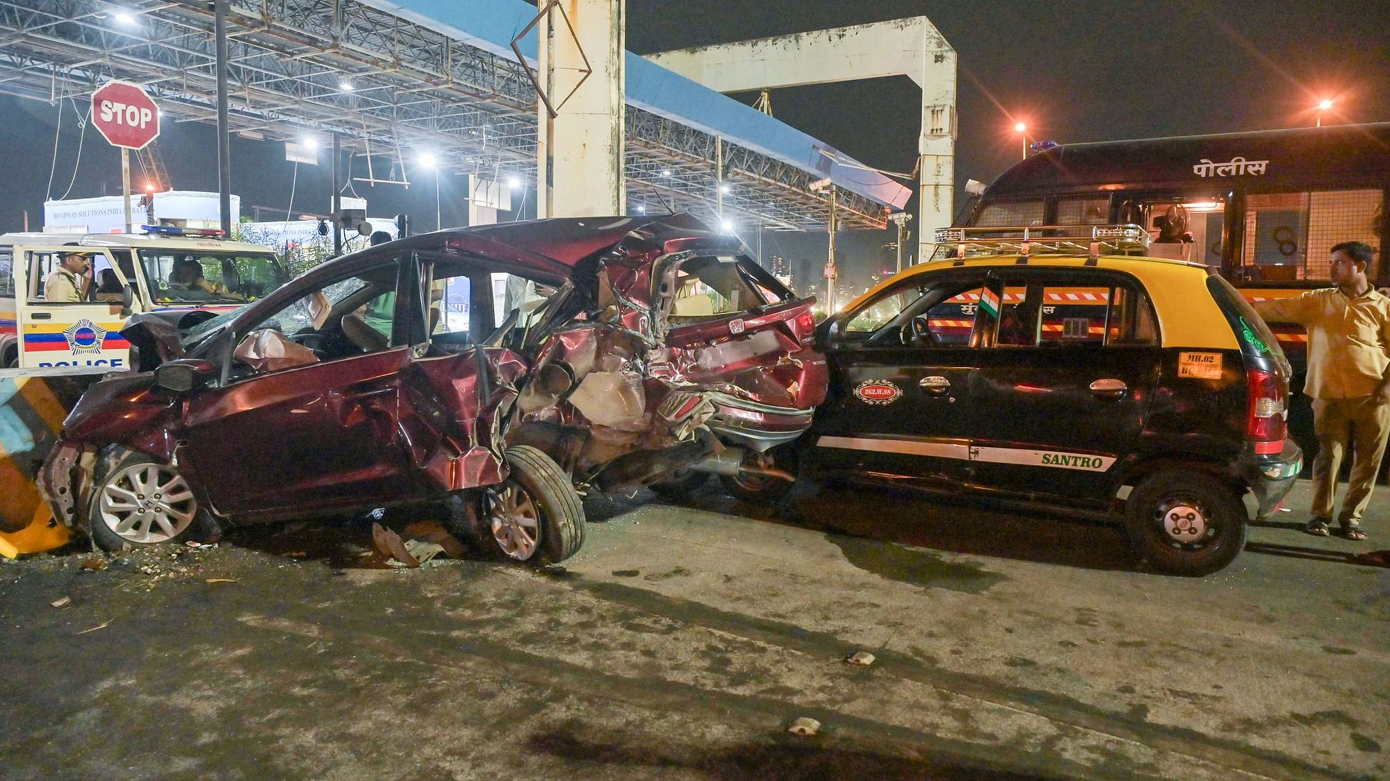 <div class="paragraphs"><p>Damaged cars are seen at the Bandra-Worli Sea Link toll plaza after a speeding vehicle hit multiple vehicles, in Mumbai, Friday, 10 November. </p></div>