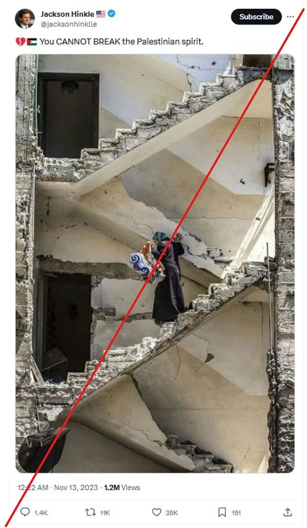 This image dates back to 2016 and shows a woman from Homs, Syria. 