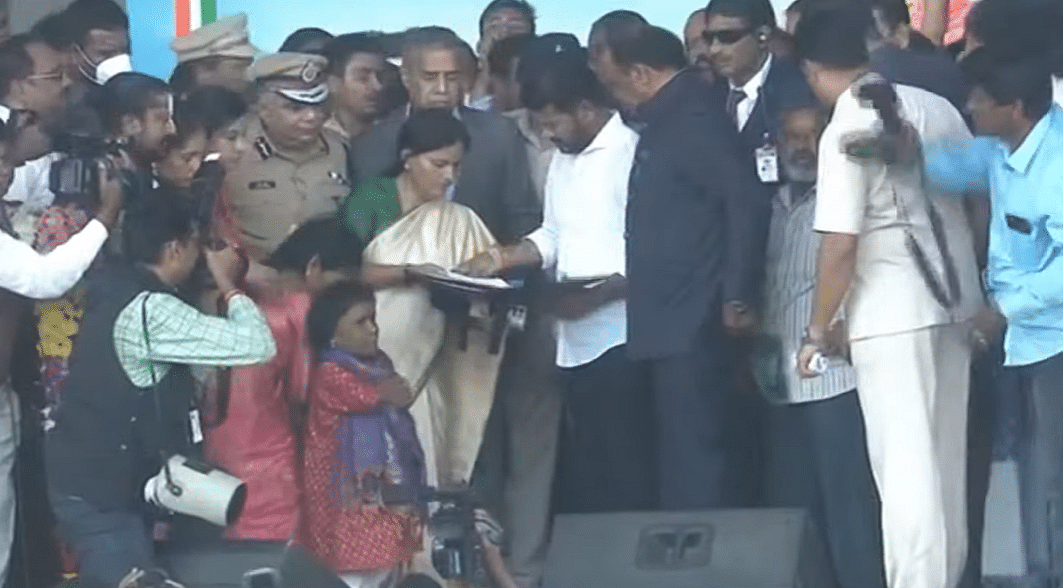 Telangana New CM Oath-Taking Ceremony Live Updates: Senior Congress leaders are arriving at LB Stadium in Hyderabad.