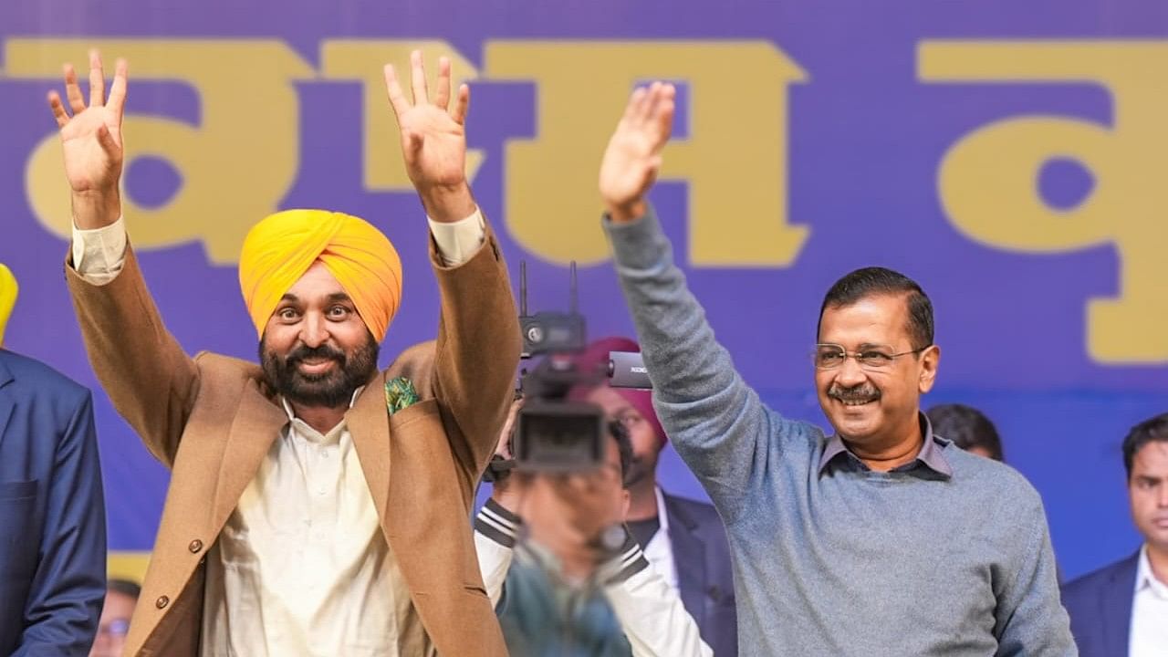 <div class="paragraphs"><p>Aam Aadmi Party national convenor Arvind Kejriwal and Punjab Chief Minister Bhagwant Mann announced grants of Rs 1,125 crore during the 'Vikas Rally' in Bathinda, Punjab.</p></div>