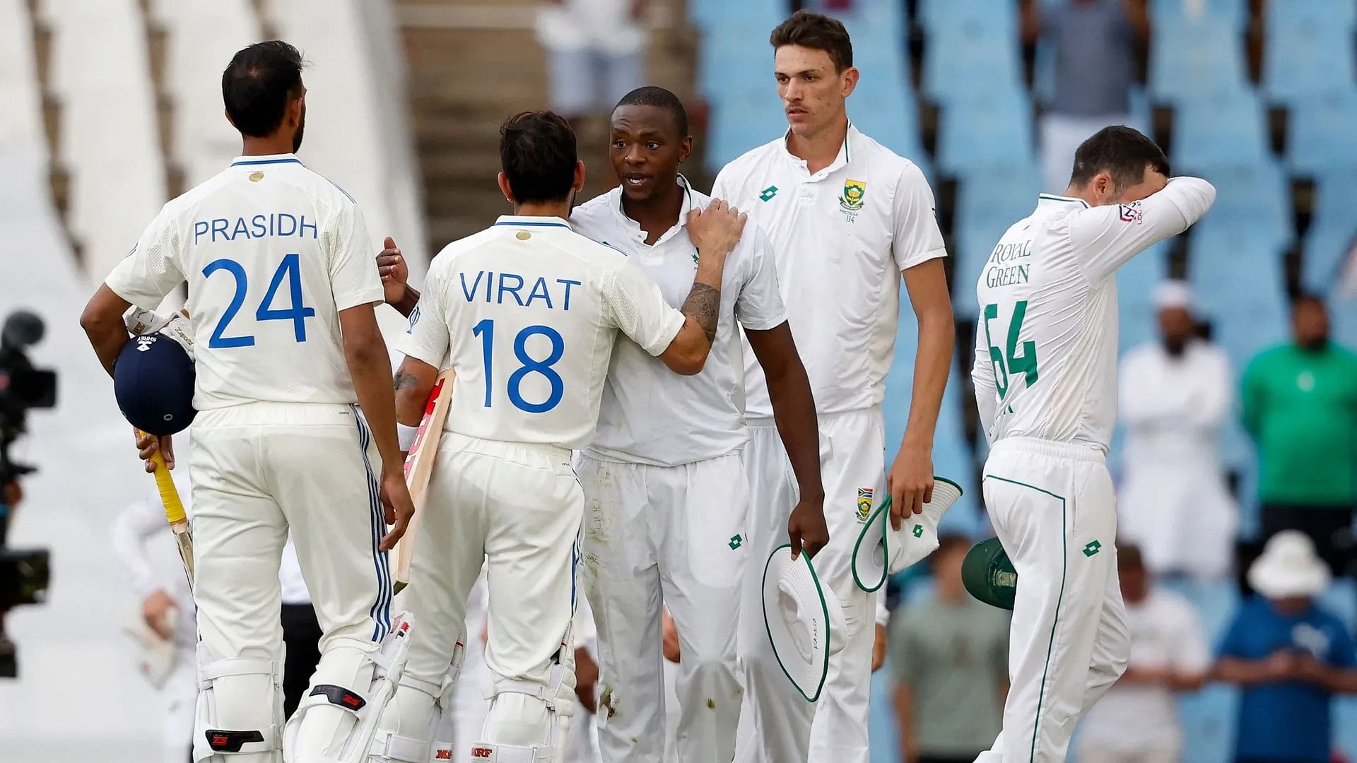 <div class="paragraphs"><p>South Africa defeated India by an innings and 32 runs in the first Test in Centurion.</p></div>