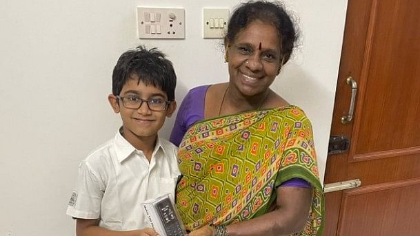 <div class="paragraphs"><p>Child Uses Tournament Money To Gift A Phone Worth ₹ 2000 To House Cook</p></div>