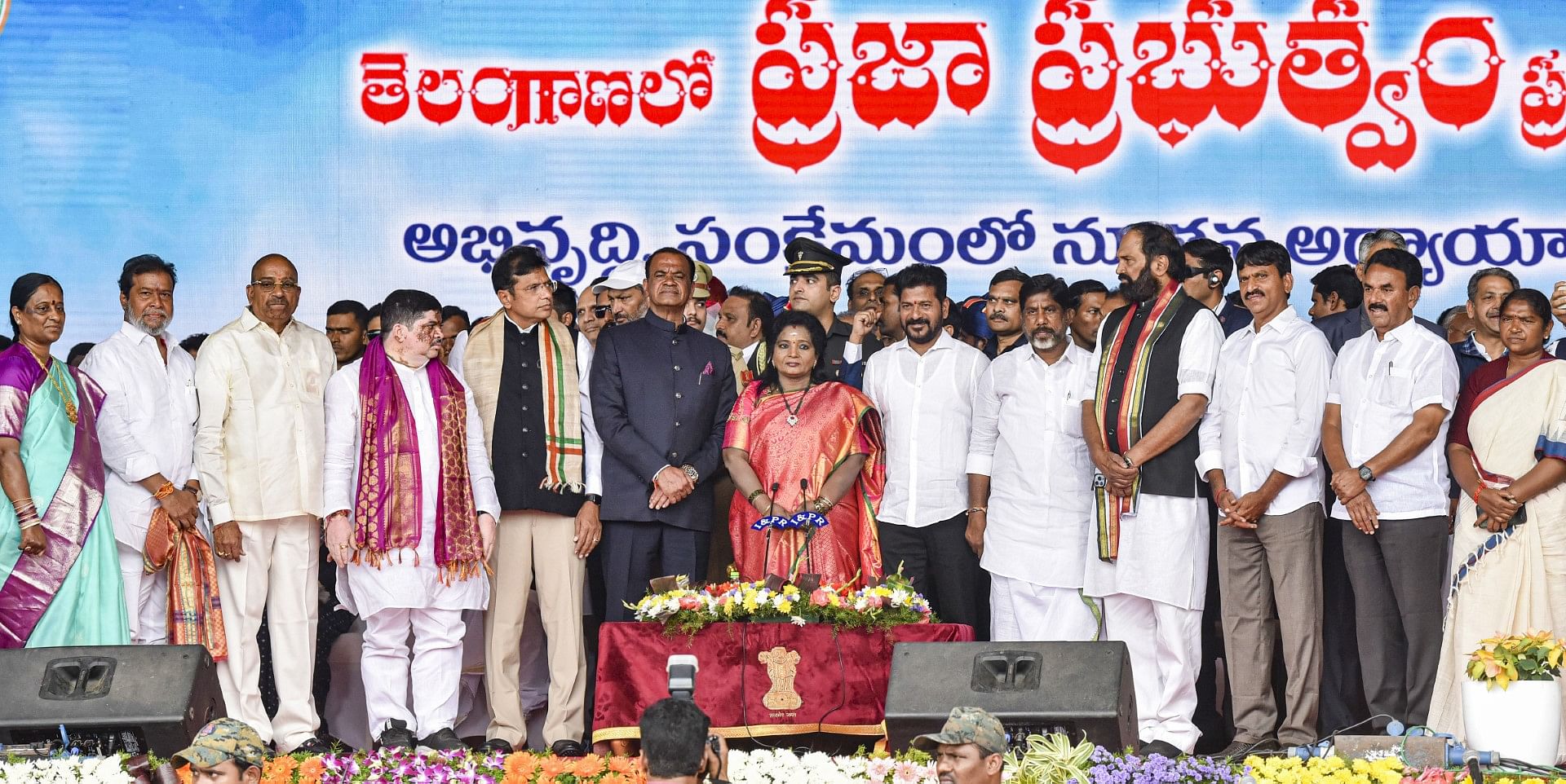 <div class="paragraphs"><p>Chief Minister Revanth Reddy, Deputy Chief Minister Mallu Bhatti Vikramarka, and 10 Cabinet ministers took oath on Thursday, 7 December.&nbsp;</p></div>