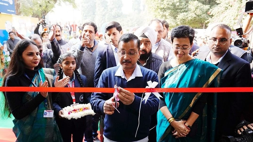 <div class="paragraphs"><p>Delhi Chief Minister Arvind Kejriwal inaugurated a state-of-the-art auditorium, highlighting that the infrastructure of state-run schools in the capital is comparable to that of top private institutions.</p></div>