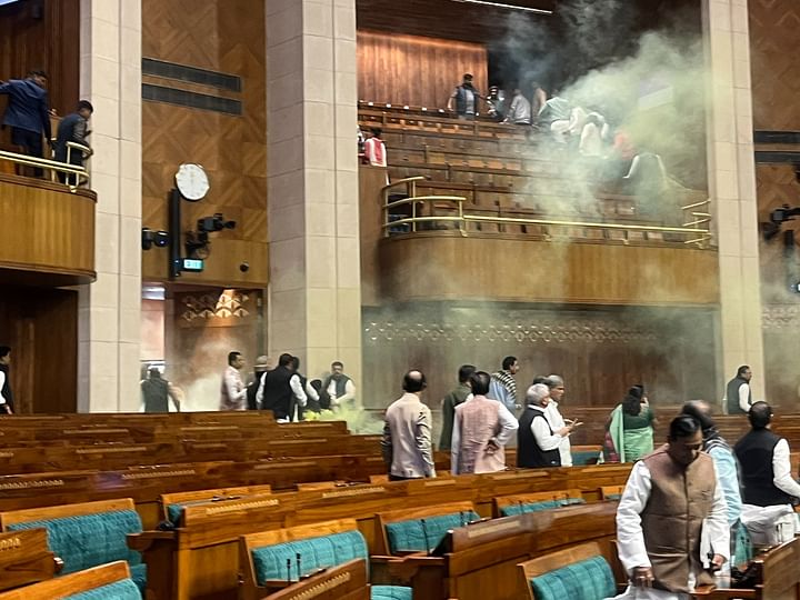 <div class="paragraphs"><p>Pictures shared by DMK MP Dr Senthilkumar show yellow smoke inside the House.</p></div>
