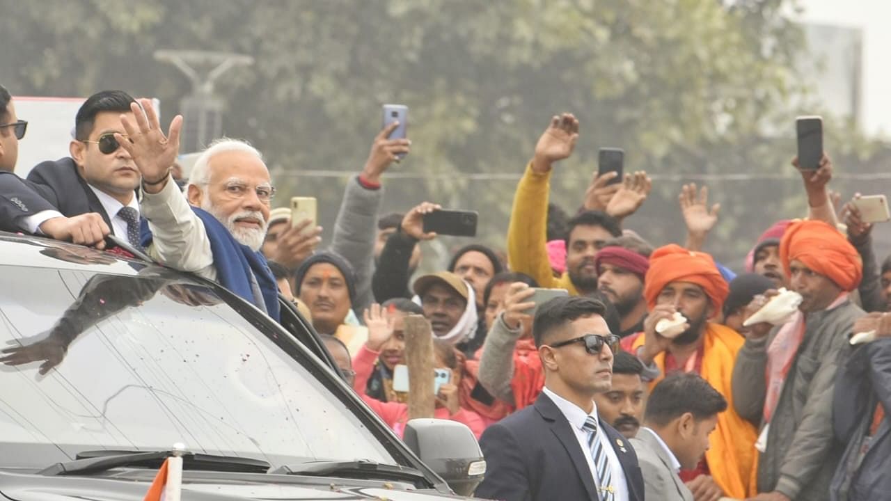 <div class="paragraphs"><p>PM Modi holding a roadshow in Ayodhya on Saturday, 30 December.&nbsp;</p></div>