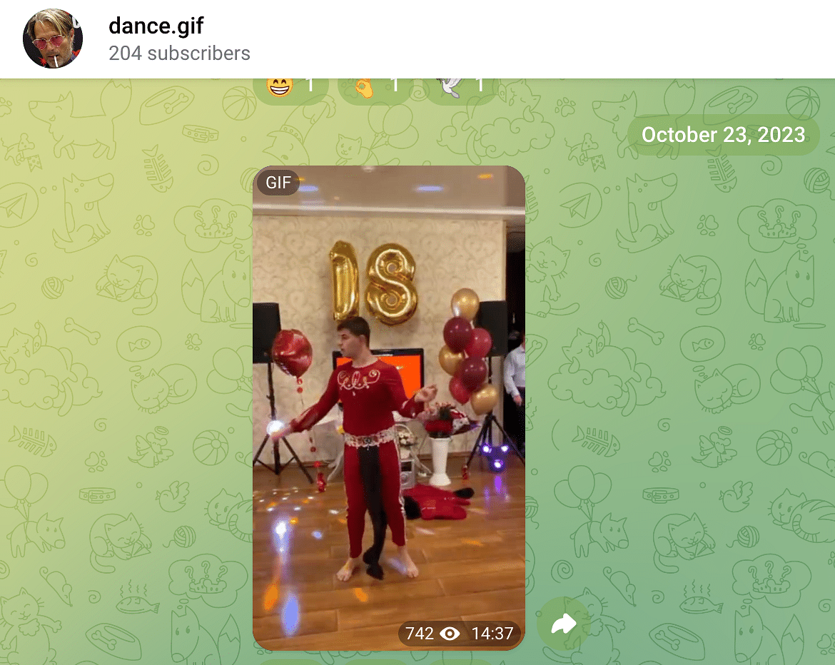 The video is a deepfake. The original video shows an unidentified dancer performing at a party.