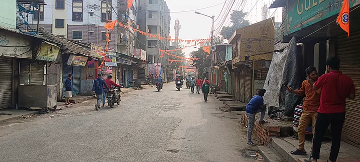 Clashes broke out in Howrah following a religious procession on 24 January, 2 days after the Ram Mandir event. 

