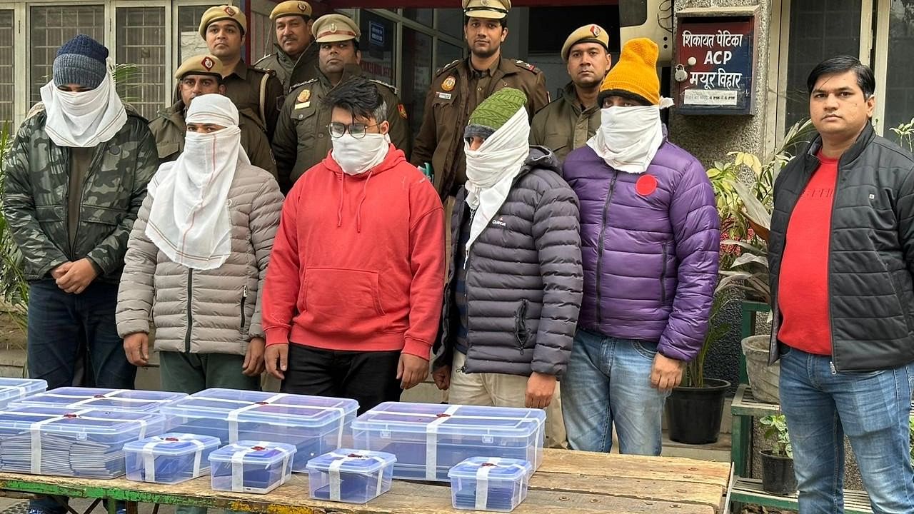 <div class="paragraphs"><p>Nine people have been arrested as Delhi Police busted a 'human trafficking' racket being operated between Delhi and Dhaka.</p></div>