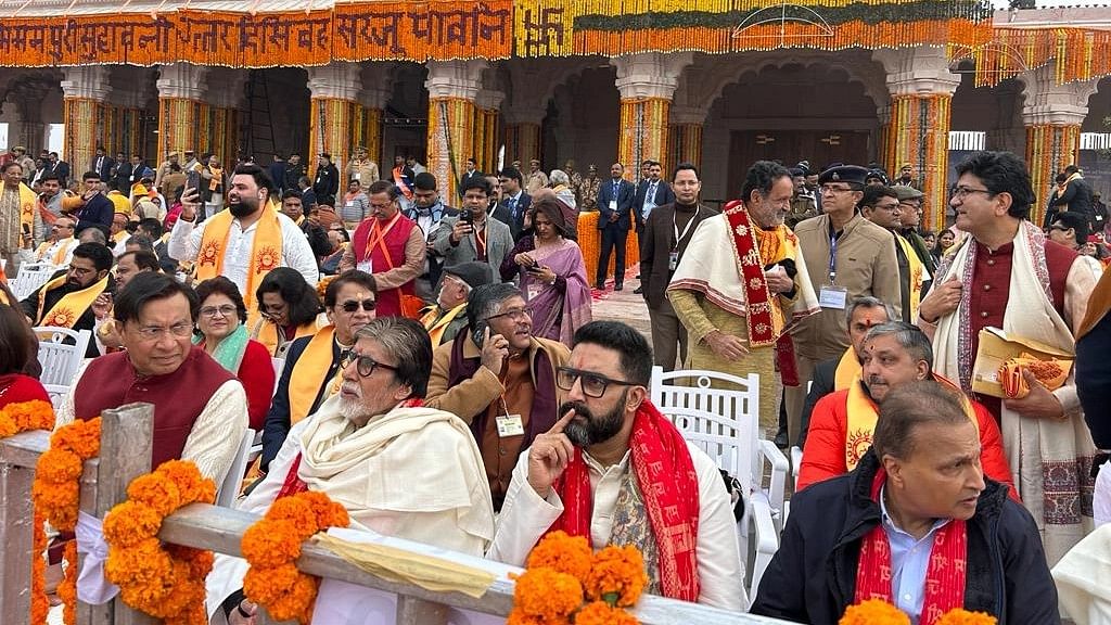<div class="paragraphs"><p>Amitabh Bachchan and Abhishek Bachchan at Ayodhya for the Ram Mandir inauguration.</p></div>