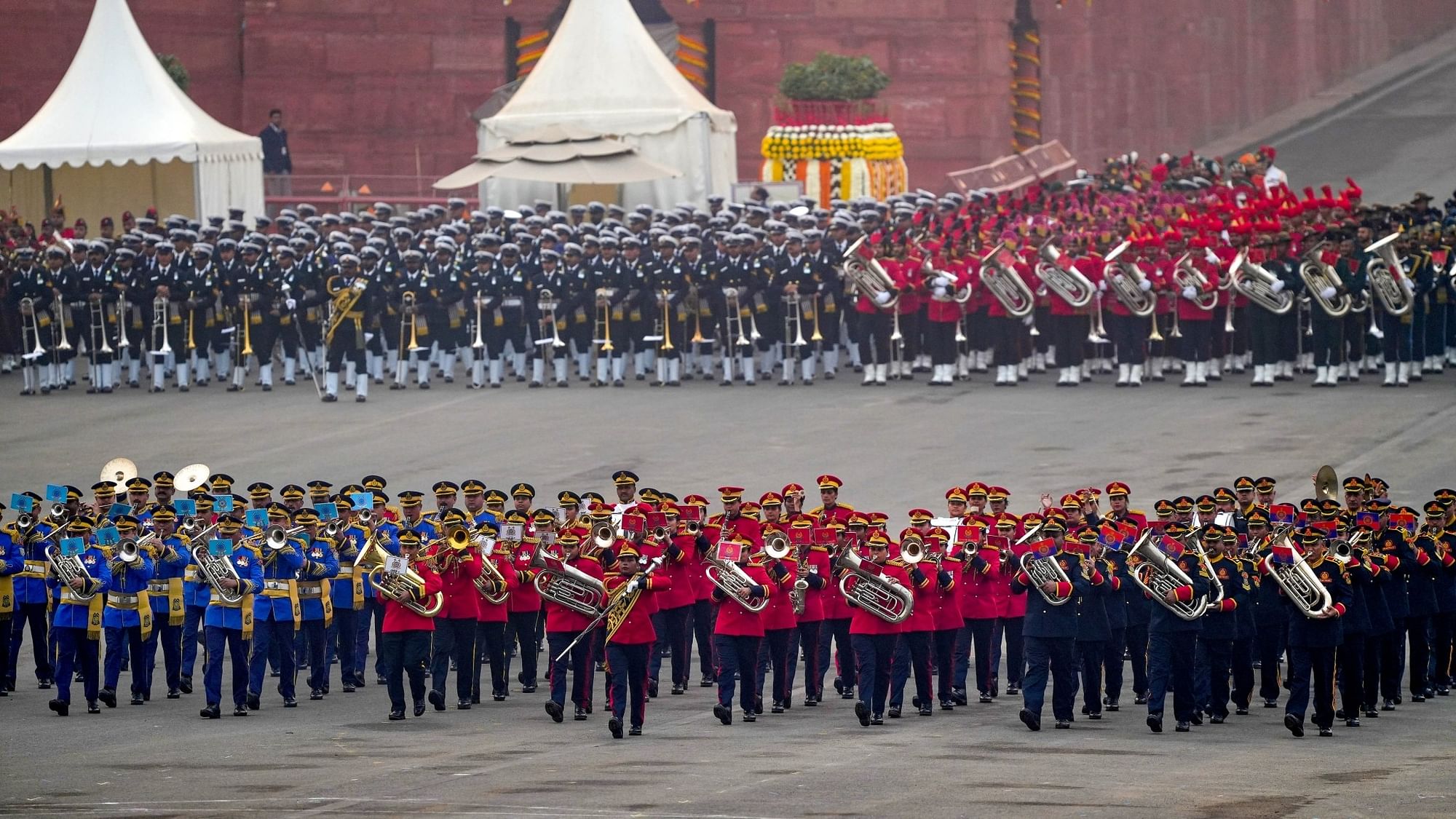 <div class="paragraphs"><p>Tri-service bands perform during the Beating Retreat ceremony at Vijay Chowk in New Delhi on Monday, 29 January. </p></div>
