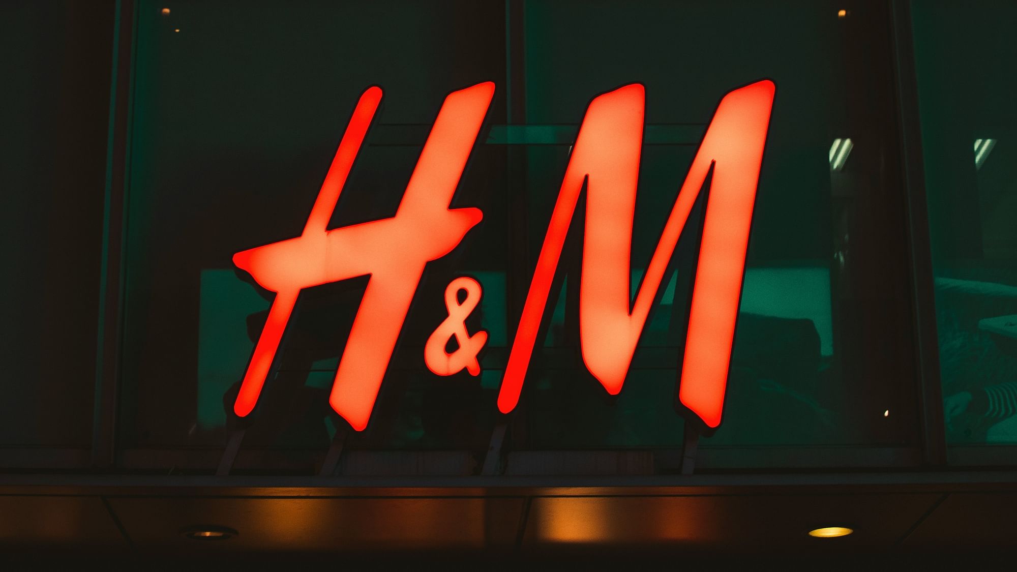 <div class="paragraphs"><p>Fashion retailer H&amp;M withdrew a controversial advertisement on 22 January after it was accused of sexualising young children.&nbsp;</p></div>