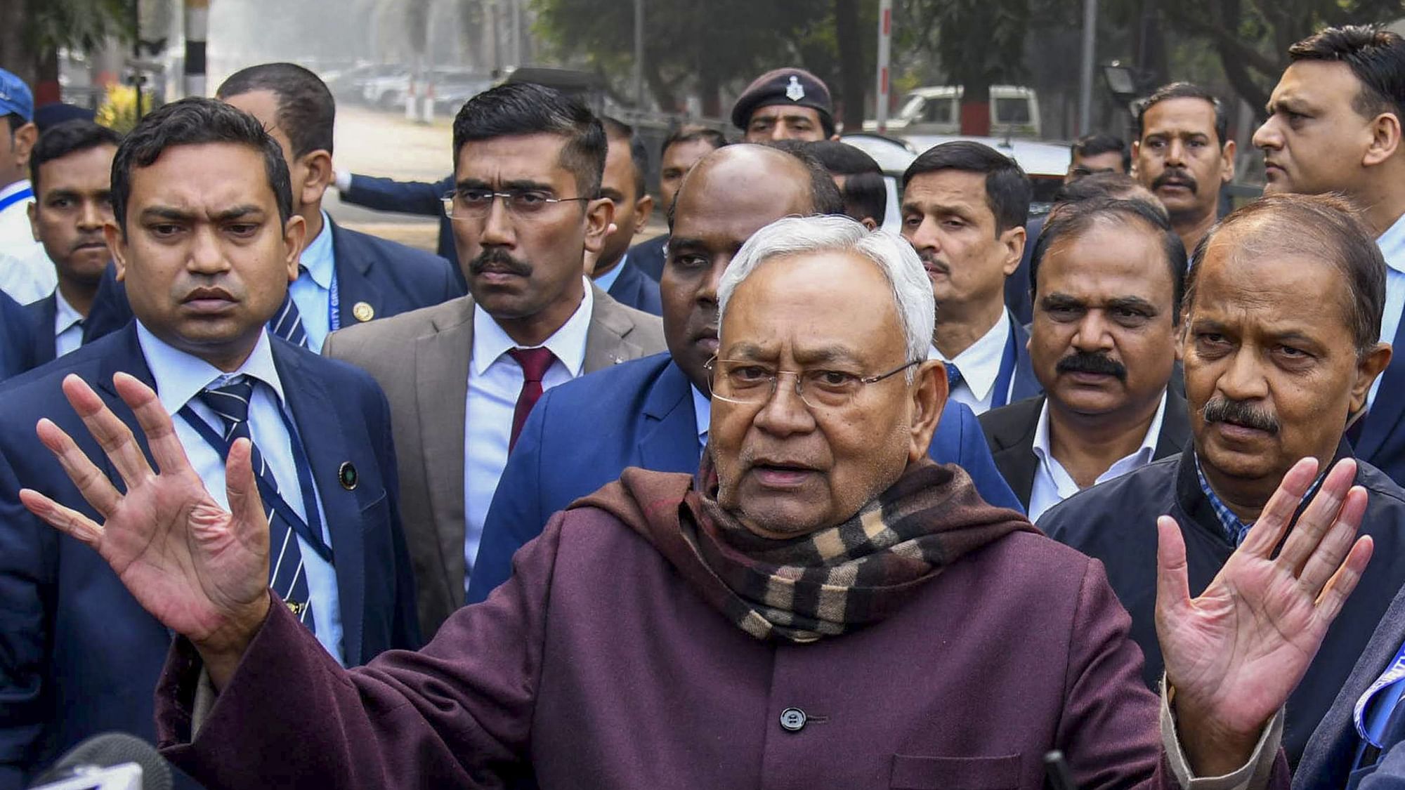 <div class="paragraphs"><p>JD(U) chief Nitish Kumar speaks to the media after submitting his resignation as the Bihar Chief Minister to Governor Rajendra Arlekar, outside Raj Bhavan, in Patna, Sunday, 28 January.</p></div>