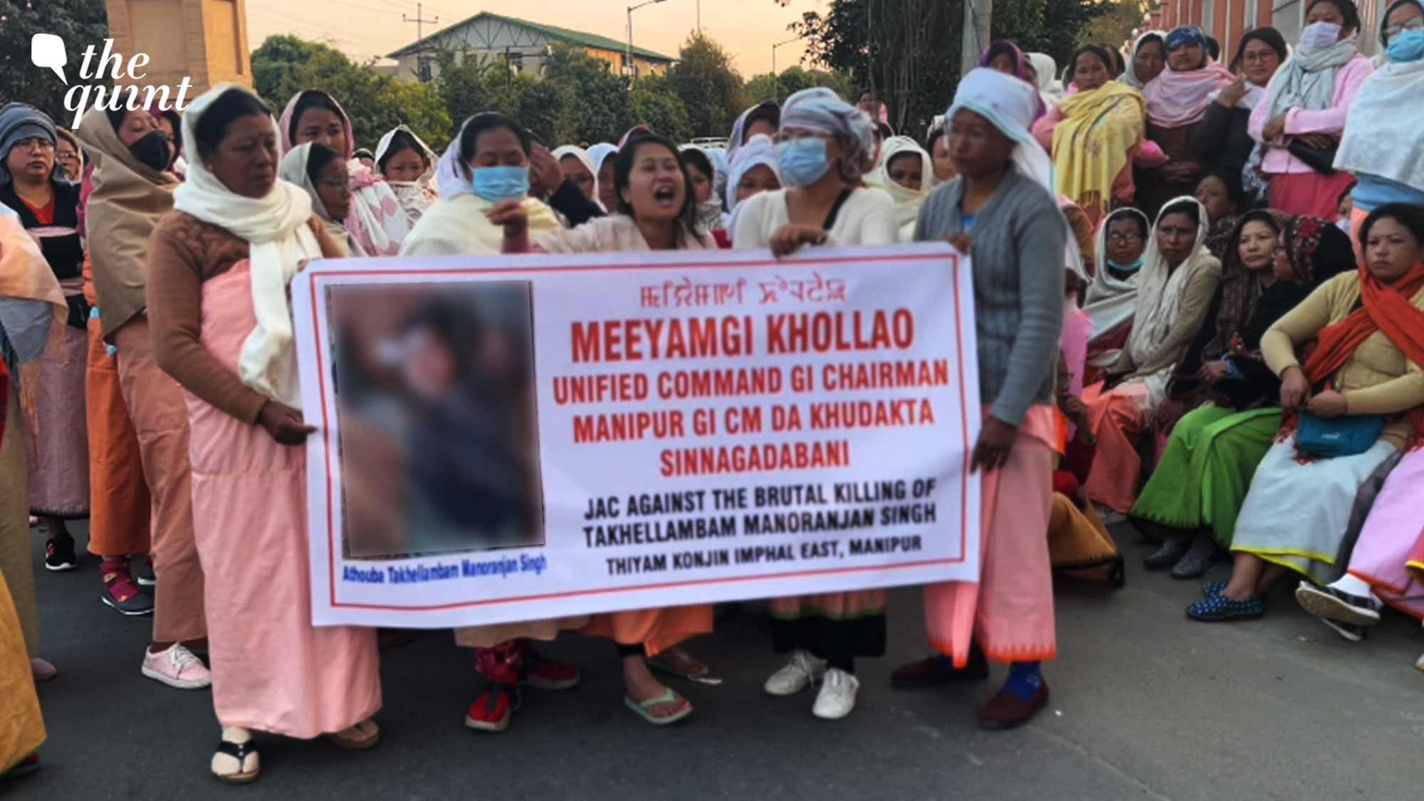 <div class="paragraphs"><p>Several women took to the streets in Imphal on Thursday to protest against the escalation of violence in the conflict-torn state.</p></div>