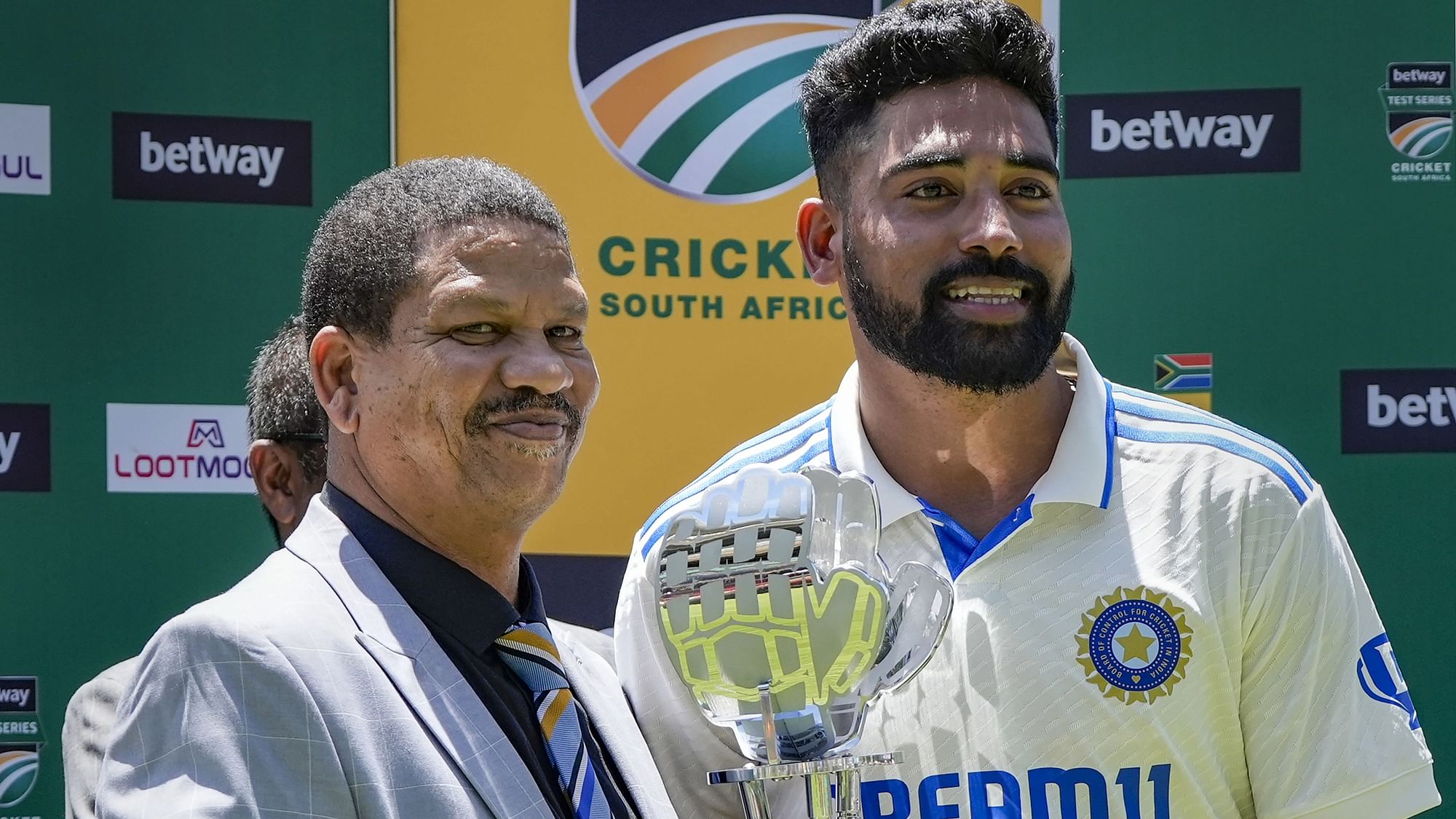 <div class="paragraphs"><p>Mohammed Siraj pose with the Player of the Match award during presentation ceremony at the end of the 2-match Test cricket series, known as The Freedom Series, between India and South Africa, in Cape Town, South Africa, Thursday, Jan. 4, 2024. The series ended in a 1-1 draw.</p></div>