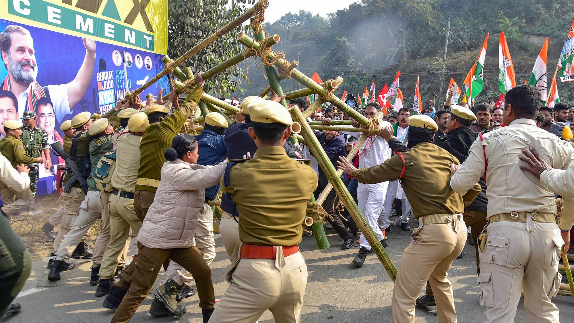<div class="paragraphs"><p>Security personnel attempt to stop Congress workers from crossing police barricades during the  Bharat Jodo Nyay Yatra in Assam's Guwahati on Tuesday, 22 January.</p></div>