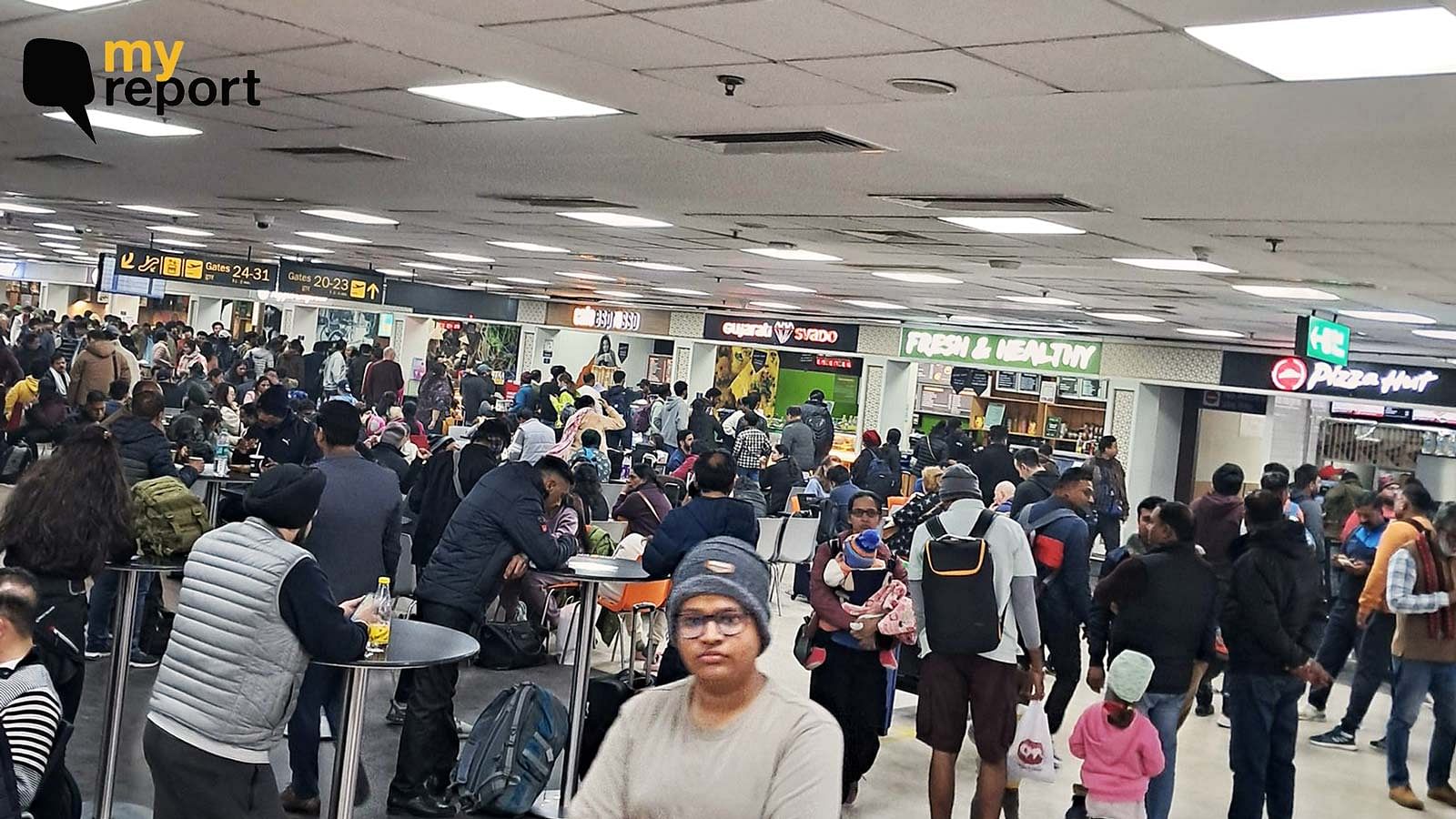 <div class="paragraphs"><p>Chaotic Sunday: Flights were delayed due to heavy fog in New Delhi.</p></div>