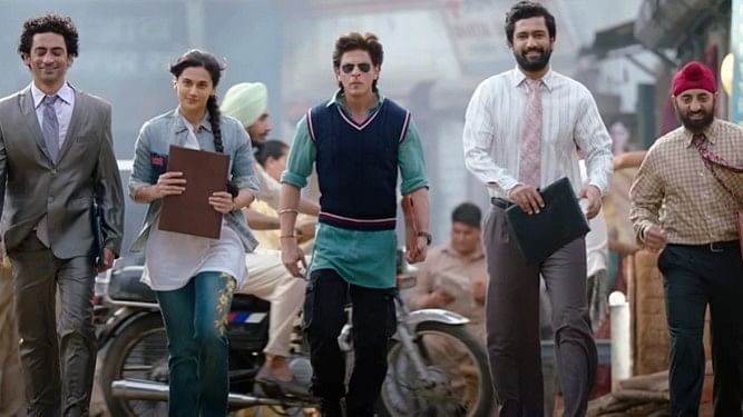 <div class="paragraphs"><p>SRK Drops 'Dunki' Teaser on His Birthday </p></div>