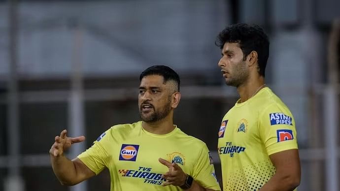 <div class="paragraphs"><p>ShivamDube with CSK captain MS Dhoni.</p></div>