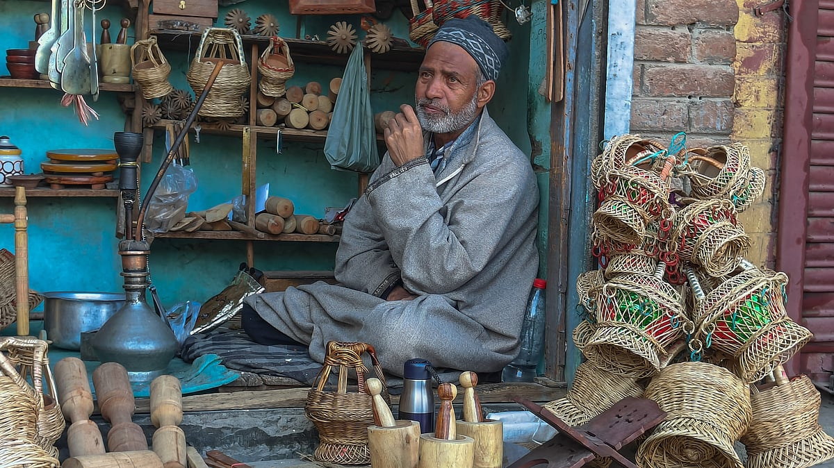 [The Quint]Climate Change, Modernity, Replicas: What's Threatening Kashmir's Kangri Pot