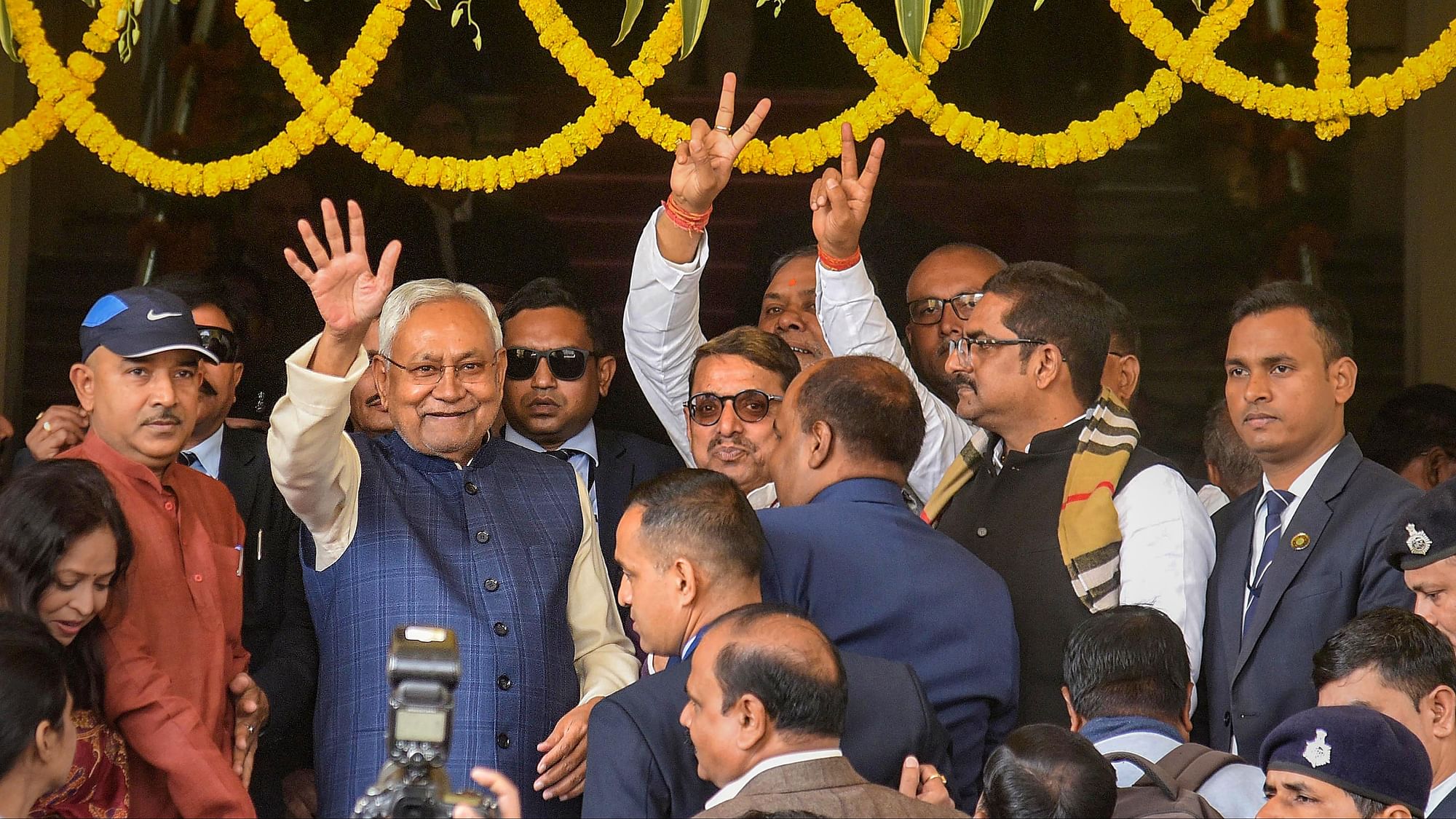 <div class="paragraphs"><p>Bihar Floor Test LIVE Updates: Assembly Speaker Removed, Uncertainty Over Nitish Kumar's Majority</p></div>