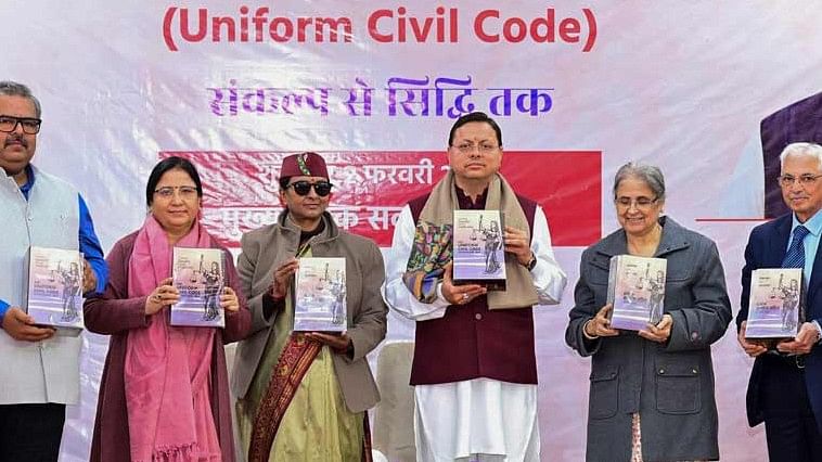 <div class="paragraphs"><p>Uttarakhand Chief Minister Pushkar Singh Dhami with retired Supreme Court judge Ranjana Prakash Desai and other UCC panel members.</p></div>