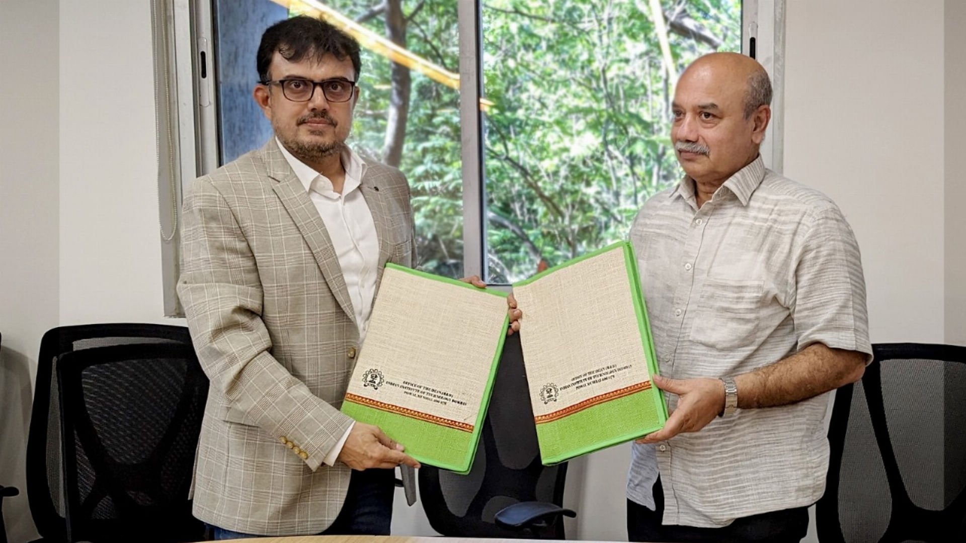 <div class="paragraphs"><p>IIT Bombay signs MoU with CloudMojo Tech</p></div>