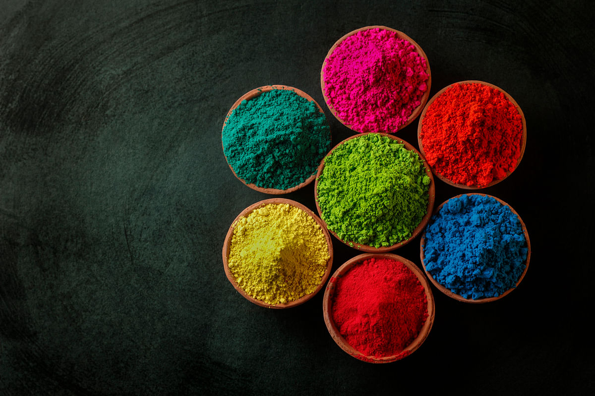 Happy Holi 2024: Take a look at some wishes, greetings, and messages to send to your friends and family.