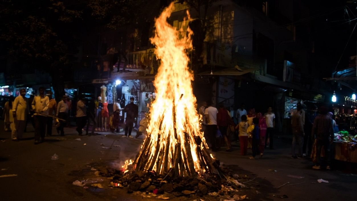 <div class="paragraphs"><p>Holika Dahan 2024: Know the rules you should follow on this festival.</p></div>
