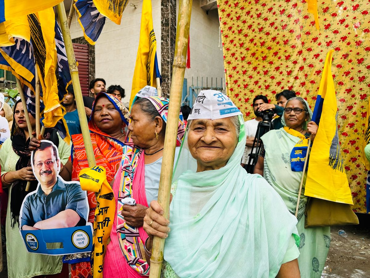 Sunita Kejriwal held her first roadshow in East Delhi's Kalyan Puri on 27 April ahead of 2024 Lok Sabha elections.