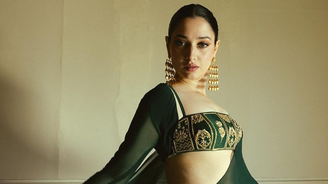 <div class="paragraphs"><p>Tamannaah Bhatia Summoned By Cyber Cell for Promoting Mahadev App's Subsidiary</p></div>