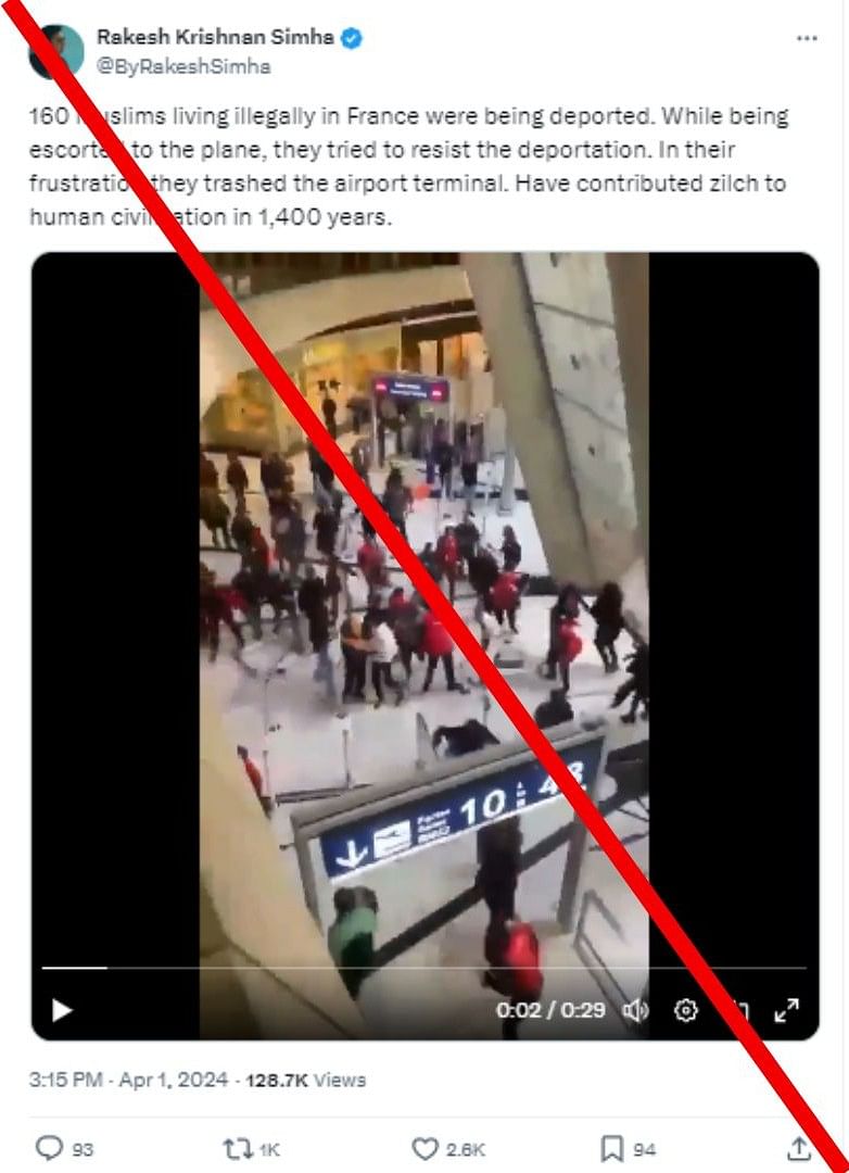 Video shows PKK supporters attacking airport staff in front of Turkish Airlines Quantor. 