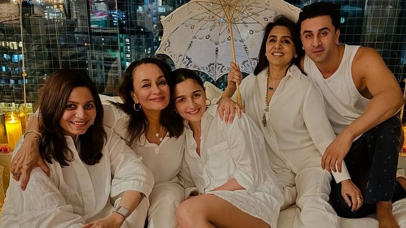 <div class="paragraphs"><p>Alia Bhatt shared a snapshot of her Mother's Day celebration on Instagram, spending time with her family including Ranbir Kapoor, Neetu Kapoor, Soni Razdan, and Shaheen Bhatt.</p></div>