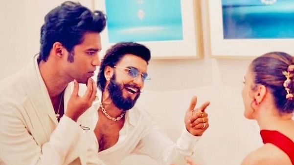 <div class="paragraphs"><p>Babil Khan, son of the late actor Irrfan Khan, recently posted pictures with Ranveer Singh and Sanya Malhotra.</p></div>