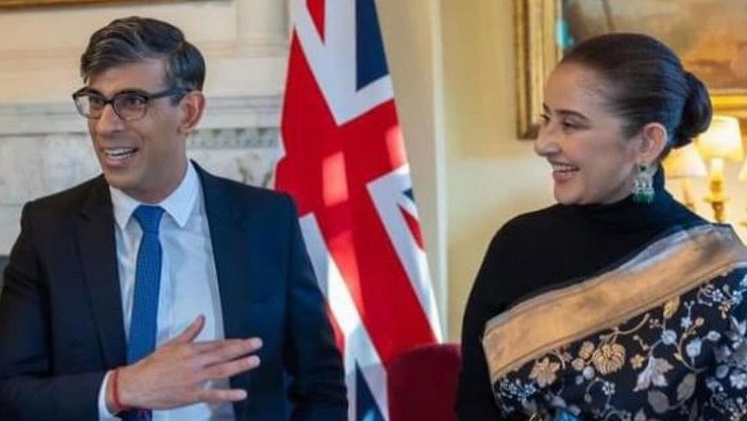 <div class="paragraphs"><p>Manisha Koirala meets UK Prime Minister Rishi Sunak in London.</p></div>