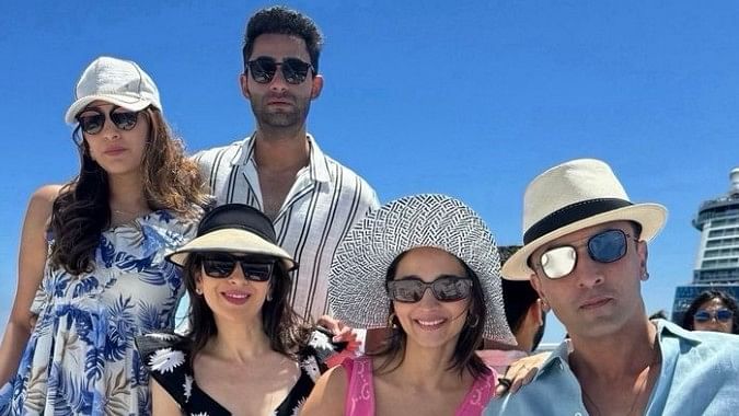 <div class="paragraphs"><p>Karisma Kapoor shared a sun-soaked photo from Italy with Ranbir Kapoor and Alia Bhatt.</p></div>