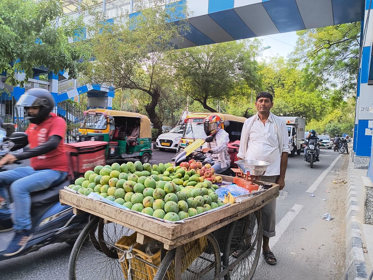In the face of one of the most brutal heat waves yet, street vendors in Delhi struggle to keep business afloat.