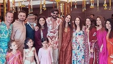 <div class="paragraphs"><p>A picture seemingly from Sonakshi Sinha and Zaheer Iqbal's mehendi ceremony has gone viral.&nbsp;</p></div>
