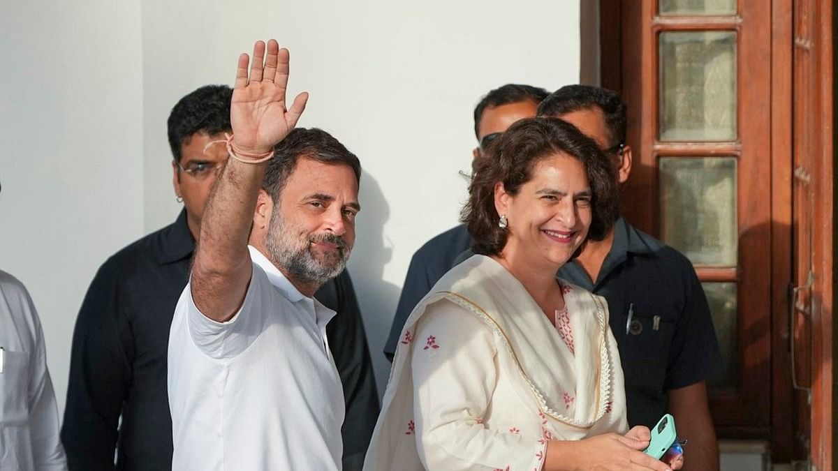 <div class="paragraphs"><p>New Delhi: Congress leaders Rahul Gandhi and Priyanka Gandhi Vadra arrive for the INDIA bloc leaders� meeting, in New Delhi, Wednesday, June 5, 2024. </p></div>