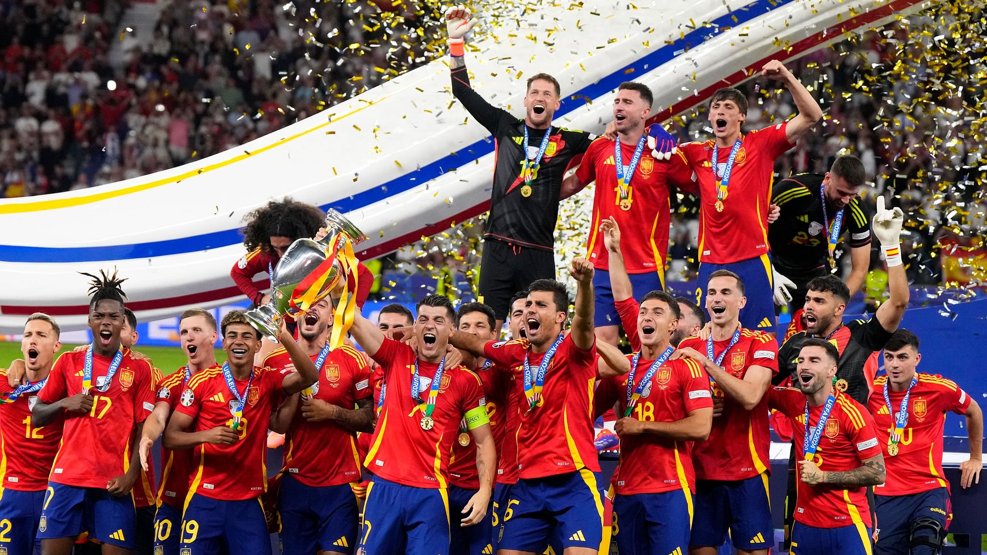 <div class="paragraphs"><p>Spain beat England</p></div>