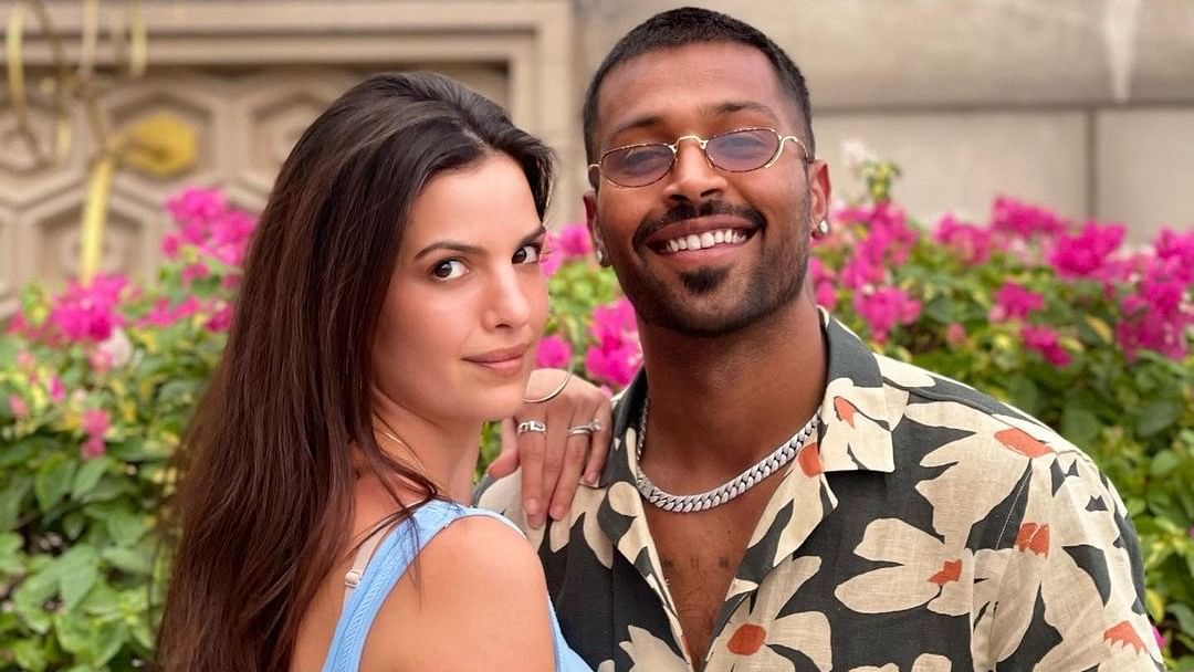 <div class="paragraphs"><p>India's star cricketer Hardik Pandya announced on Instagram that he and his wife Natasa Stankovic have 'mutually parted ways.'</p></div>