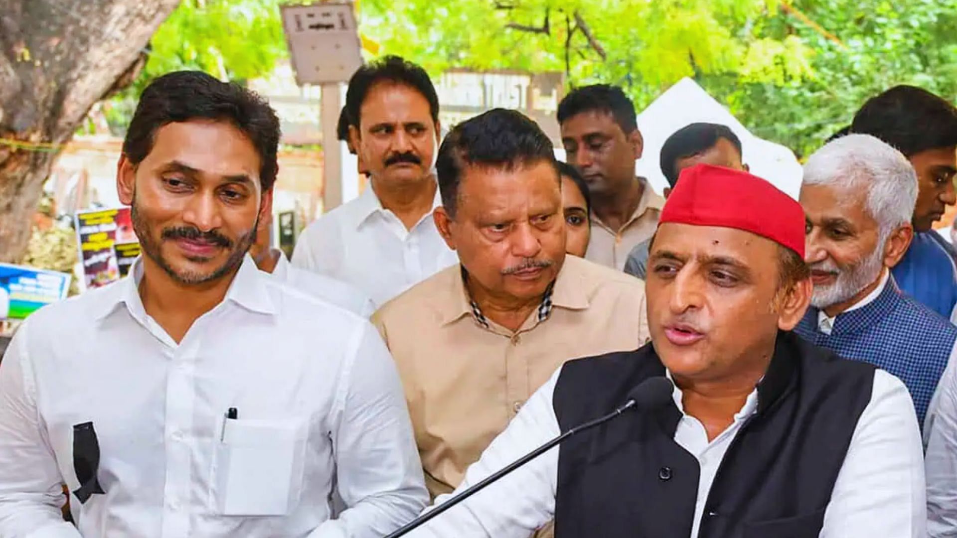 <div class="paragraphs"><p>New Delhi: Samajwadi Party President Akhilesh Yadav speaks to the media as he joins former Andhra Pradesh CM and YSRCP President Jagan Mohan Reddy during the YSRCP's protest against the Andhra Pradesh government at Jantar Mantar, in New Delhi, Wednesday, July 24, 2024.</p></div>