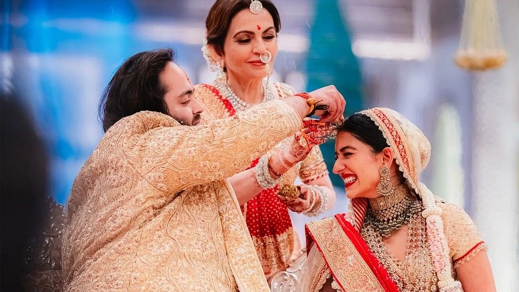 <div class="paragraphs"><p>Unseen Pics From Radhika Merchant and Anant Ambani's Grand Wedding Ceremony</p></div>