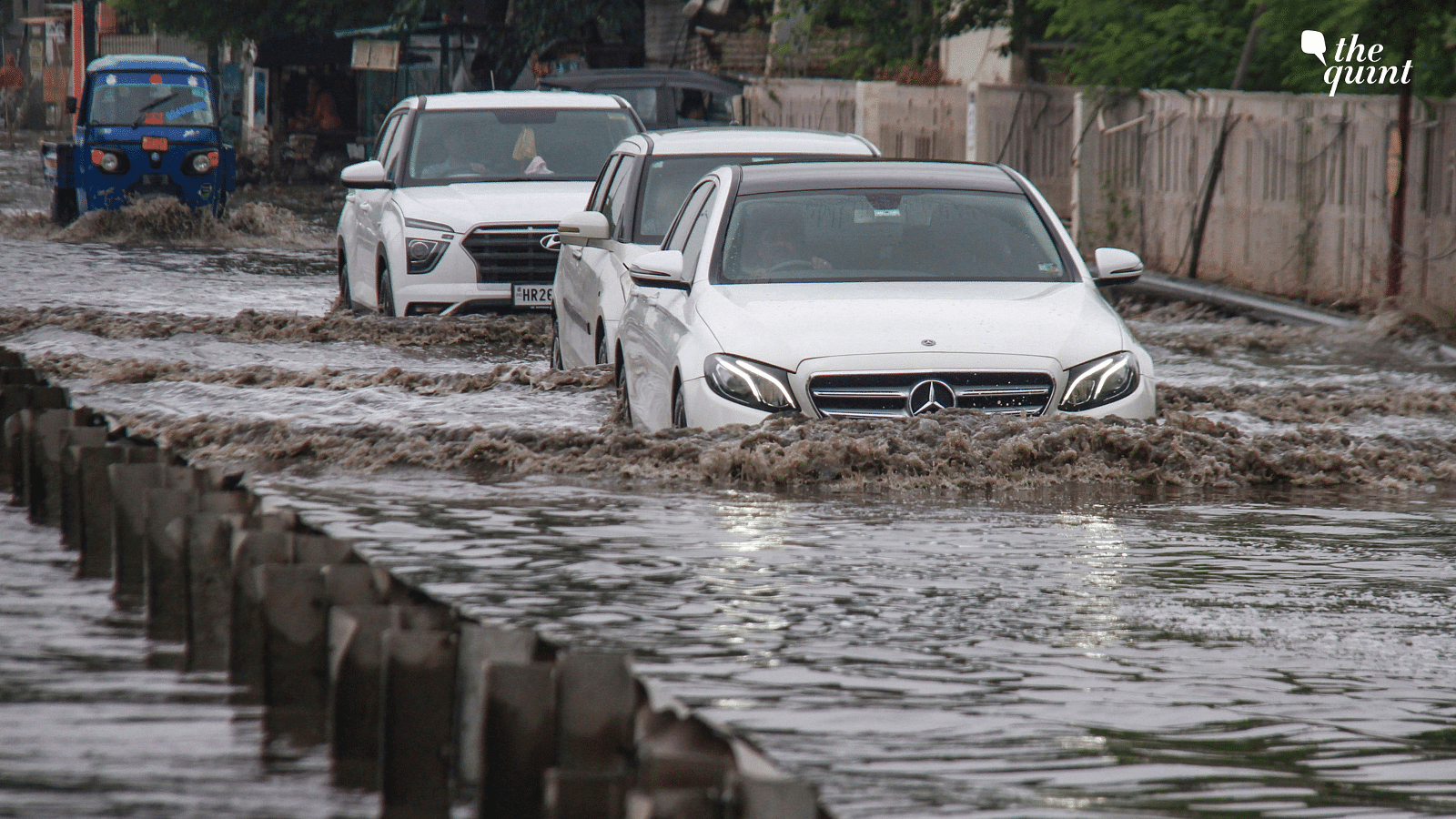 <div class="paragraphs"><p>As India has been witnessing erratic weather patterns, it has given way to flash floods &amp; intense bouts of rainfall.</p></div>