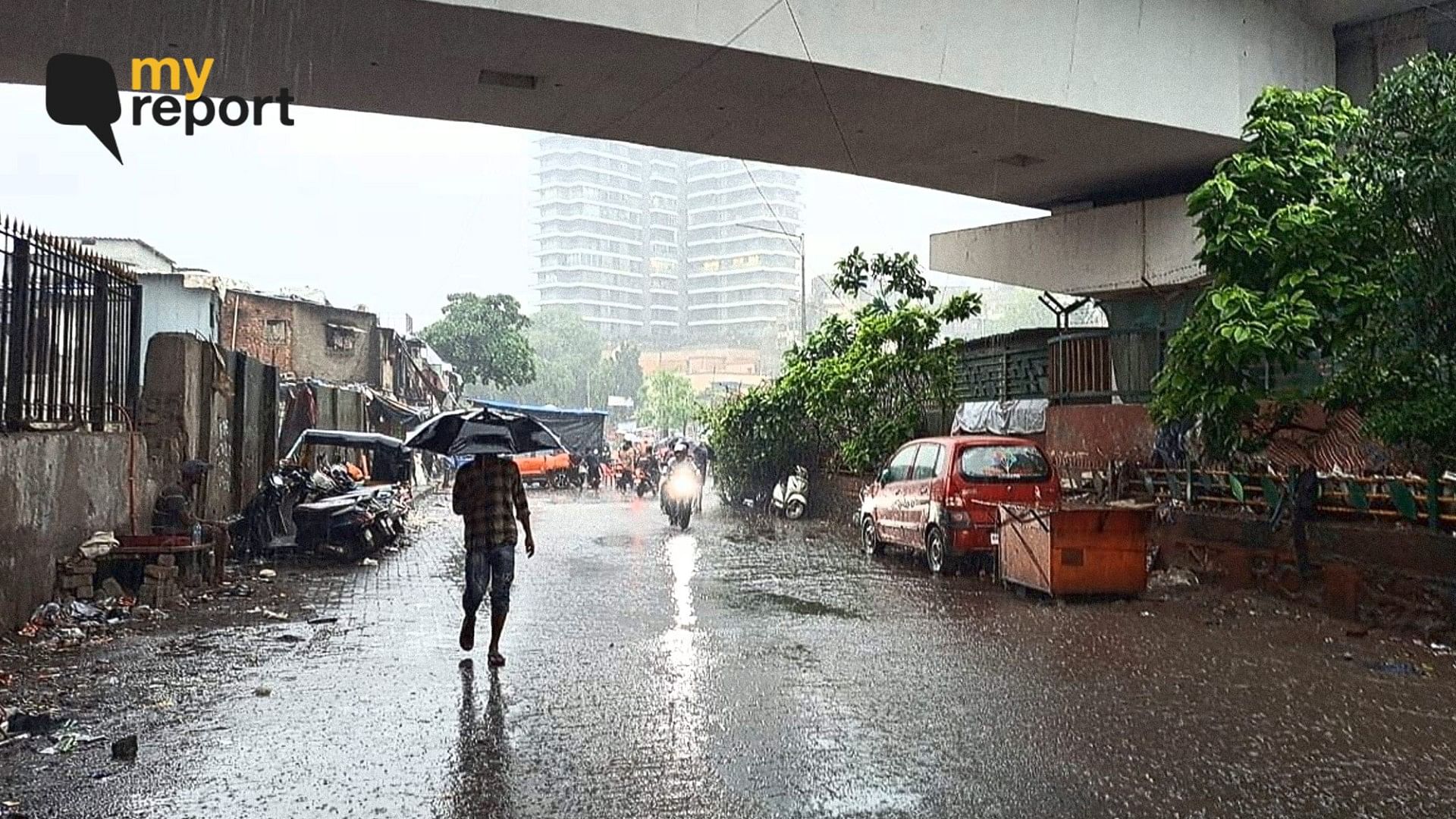 <div class="paragraphs"><p>The weather department has issued a red alert for Mumbai due to heavy rain.</p></div>