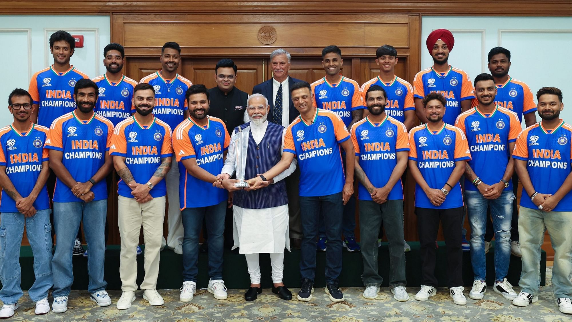 <div class="paragraphs"><p>Indian cricket team met PM Narendra Modi.</p></div>