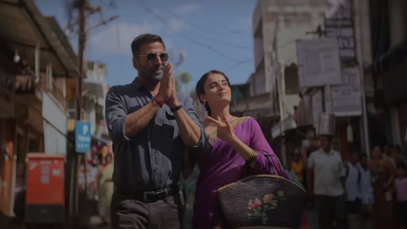 <div class="paragraphs"><p>Akshay Kumar and Radhikka Madan in a still from<em> Sarfira.</em></p></div>