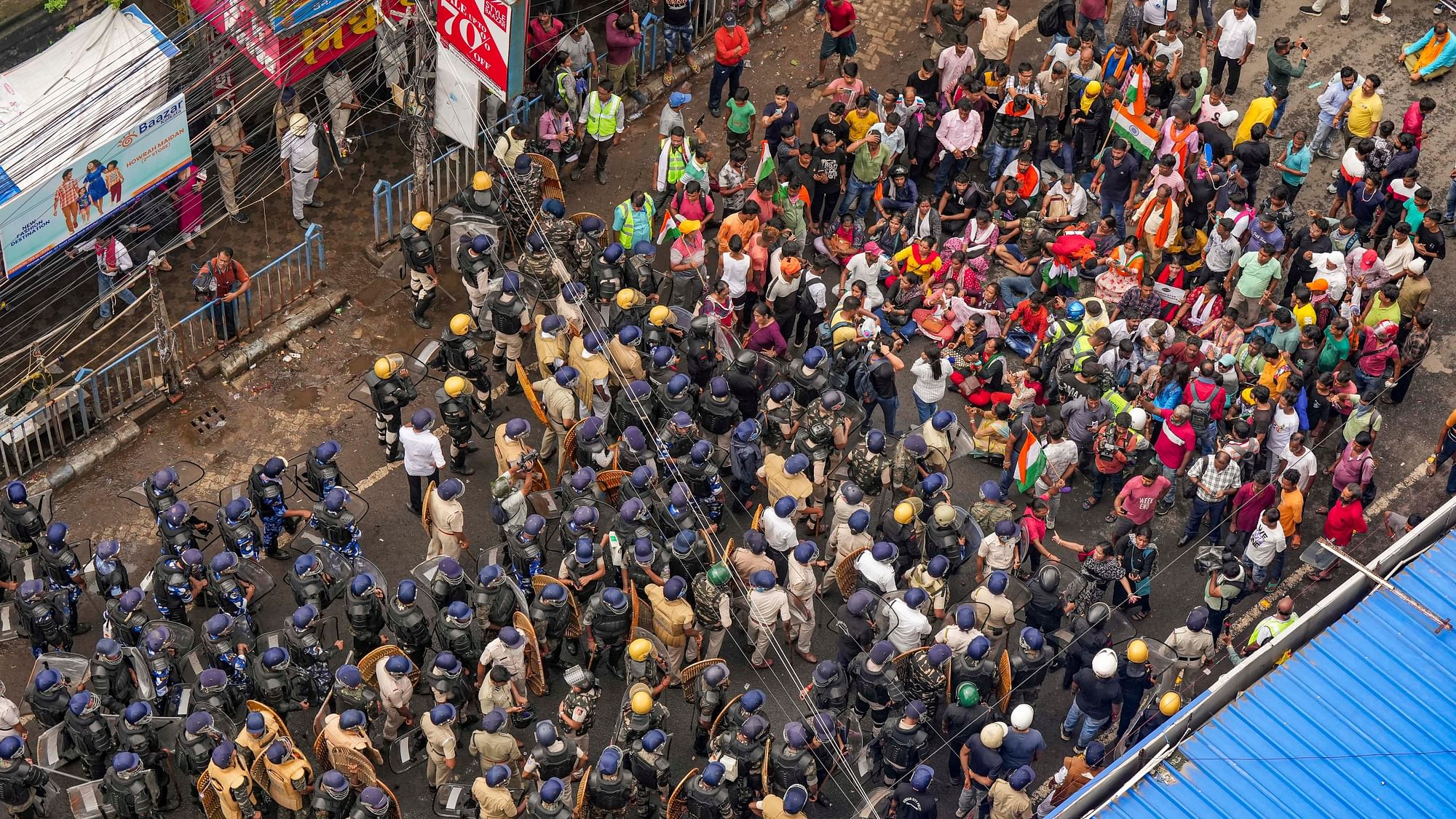 <div class="paragraphs"><p>Protesters confront security forces during the 27 August march.</p></div>