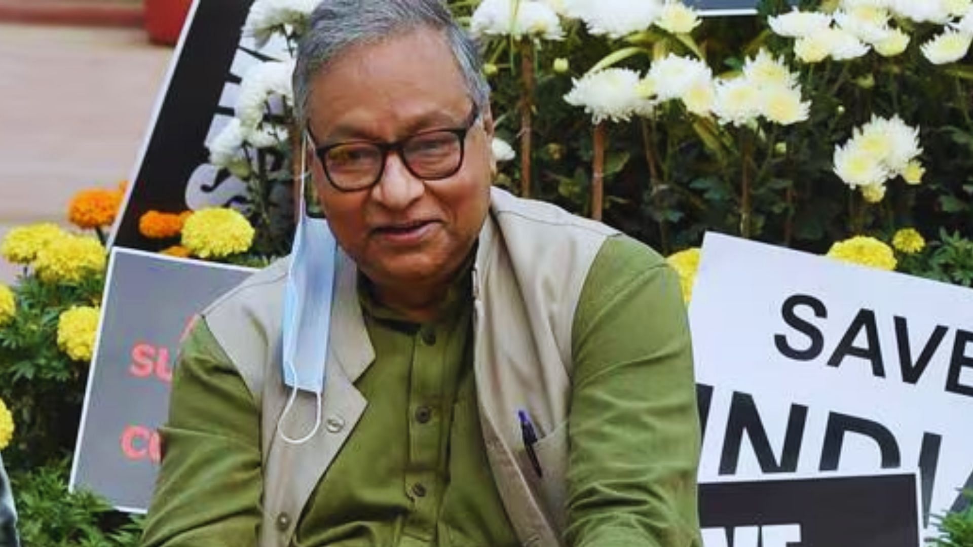 <div class="paragraphs"><p>Sircar accepted the inseparability of politics and corruption in the letter, almost throwing up his arms to write that “everyone knows that there is no party anywhere that does not have a corrupt section.”</p></div>